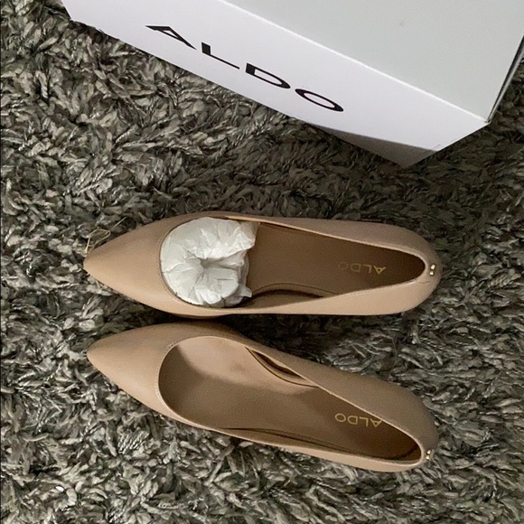 Never worn - Picture 1 of 3